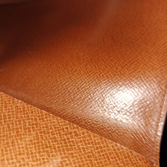 Luis Vuitton Sarah Wallet - Picture 8 of 10